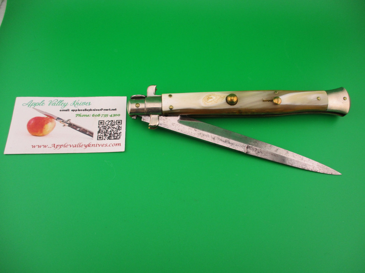 Sterile 33cm Italian Picklock Flat Guard Wasp body 1940s vintage automatic knife
