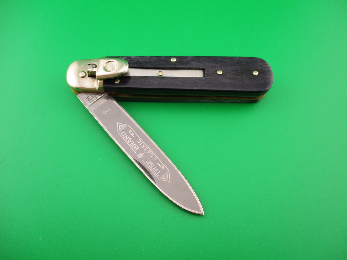 BOKER TREE BRAND CLASSIC 712 11cm German Lever automatic knife Gray bone