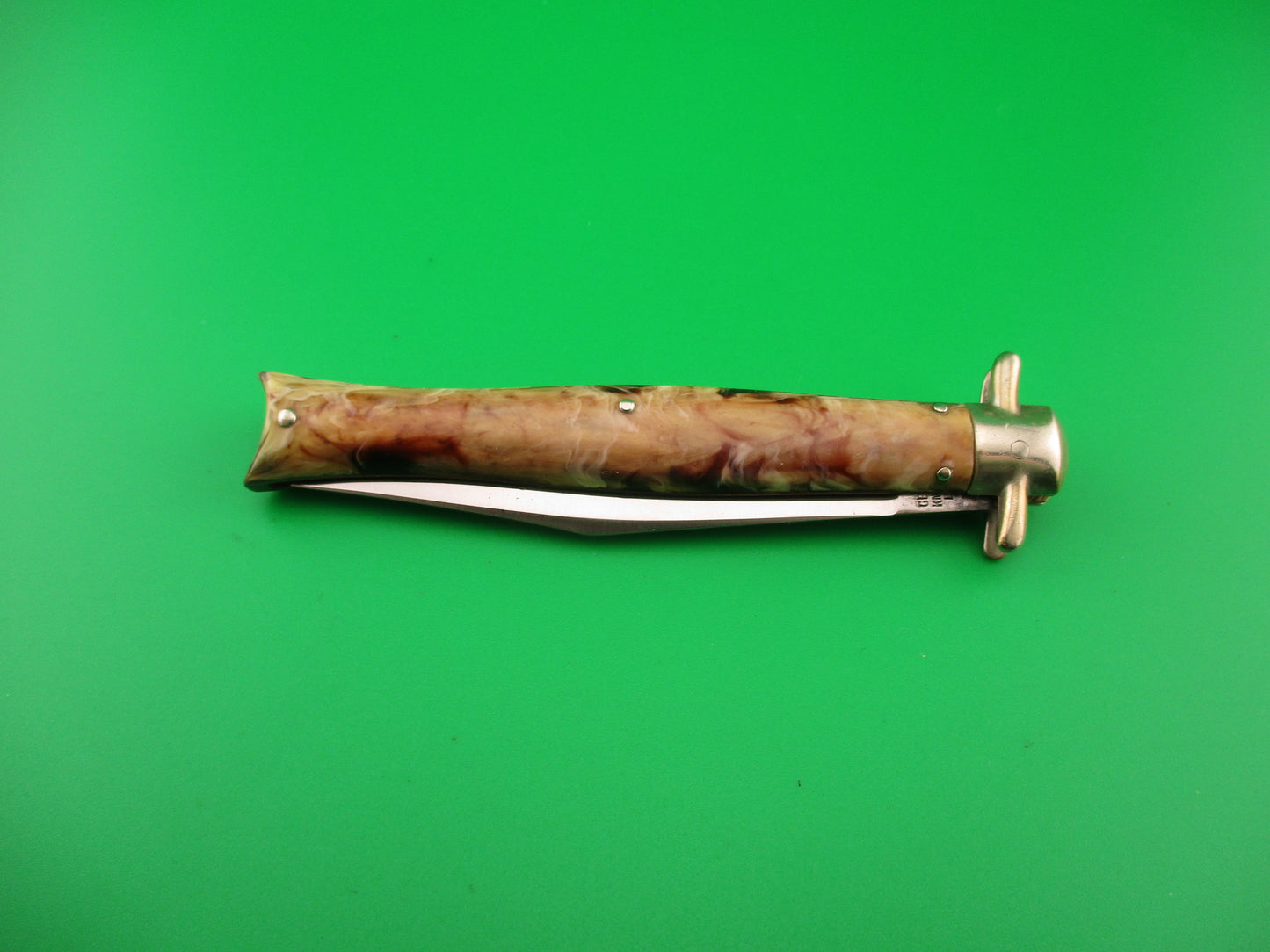 PRESTO PAT JAN 30, 40 Bowtie #5500 Carmel Cream Swirl vintage automatic knife