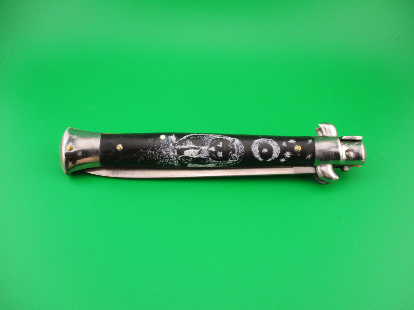 Sterile 28cm Italian Stiletto Black Scrimshaw Bear, Flames & Moon automatic knife