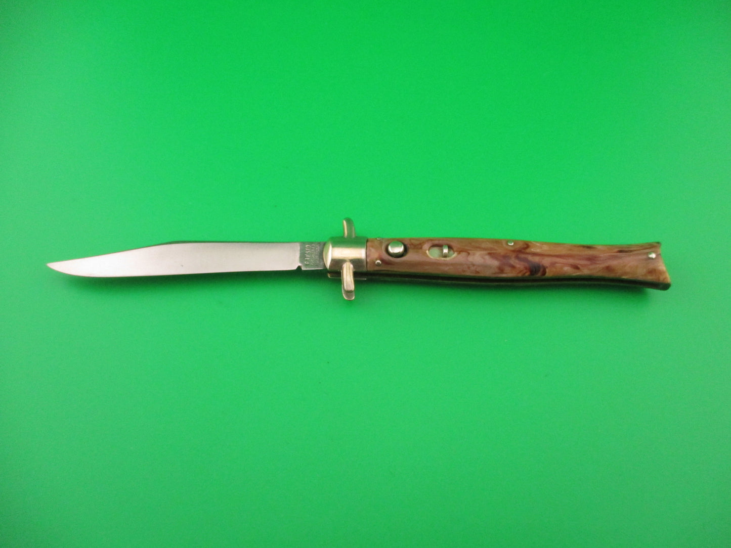 PRESTO PAT JAN 30, 40 Bowtie #5500 Carmel Cream Swirl vintage automatic knife