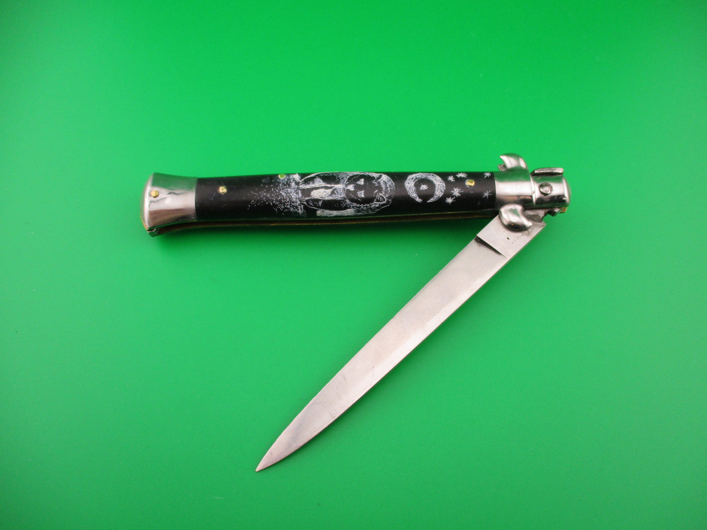 Sterile 28cm Italian Stiletto Black Scrimshaw Bear, Flames & Moon automatic knife
