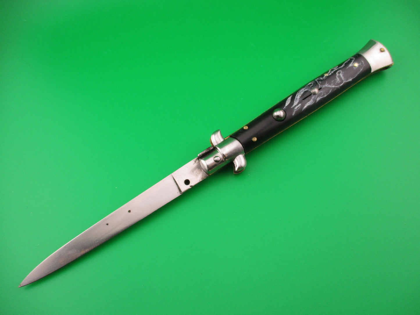 Sterile 28cm Italian Stiletto Black Scrimshaw Bear, Flames & Moon automatic knife