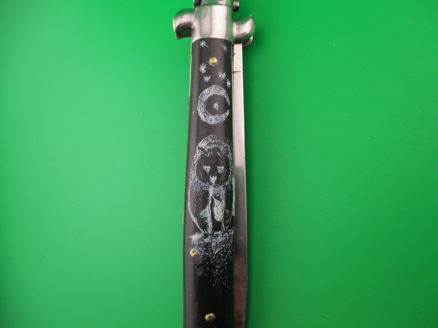 Sterile 28cm Italian Stiletto Black Scrimshaw Bear, Flames & Moon automatic knife