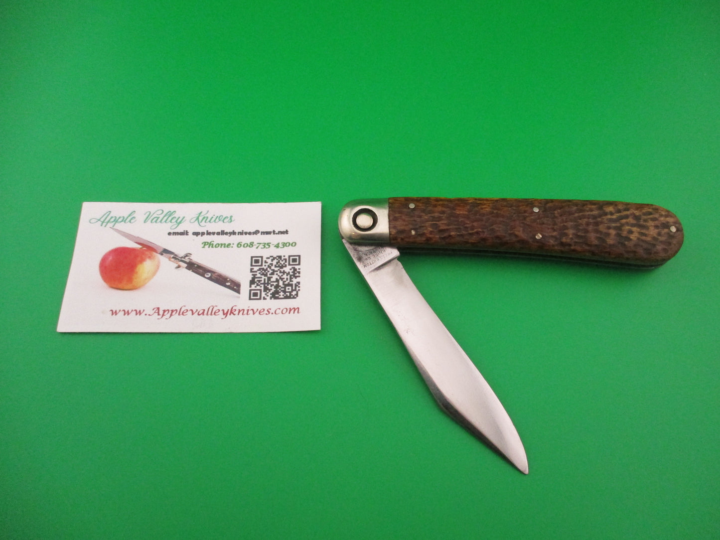 Press Button Knife Co #1000 INVINCIBLE antique bone handled switchblade knife