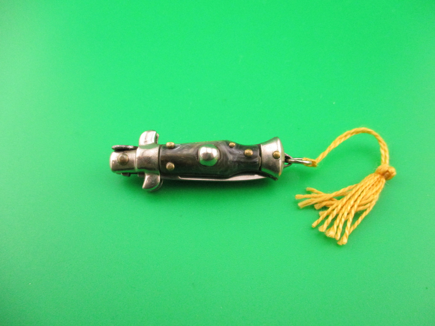 INOX 7cm Italian Tiny Picklock Gray Swirl Yellow tassel vintage 1970s automatic knife