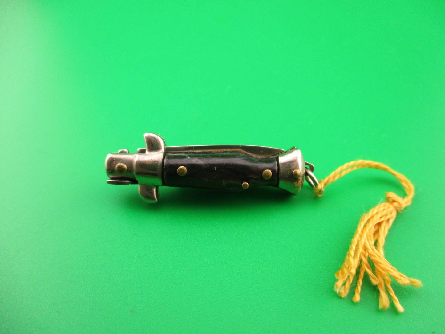 INOX 7cm Italian Tiny Picklock Gray Swirl Yellow tassel vintage 1970s automatic knife