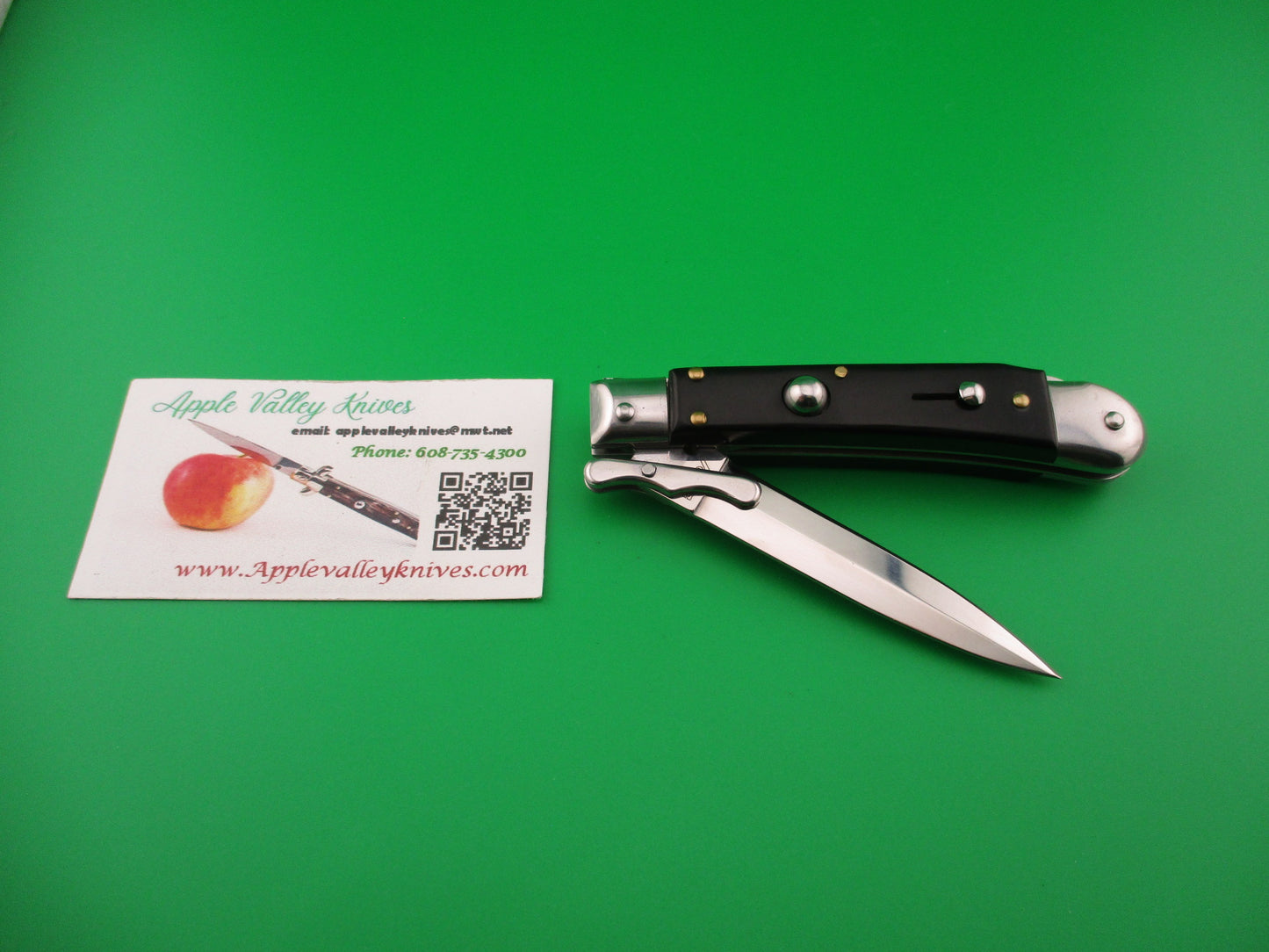 AKC World 19cm Italian Style Medici Black horn Swing guard automatic knife new in box
