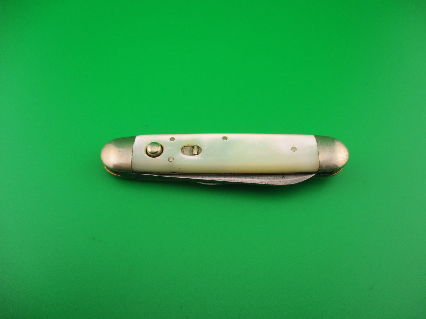 SCHRADE CUT CO  3 3/4" 7506B Large double MOP Full bolstered vintage switchblade