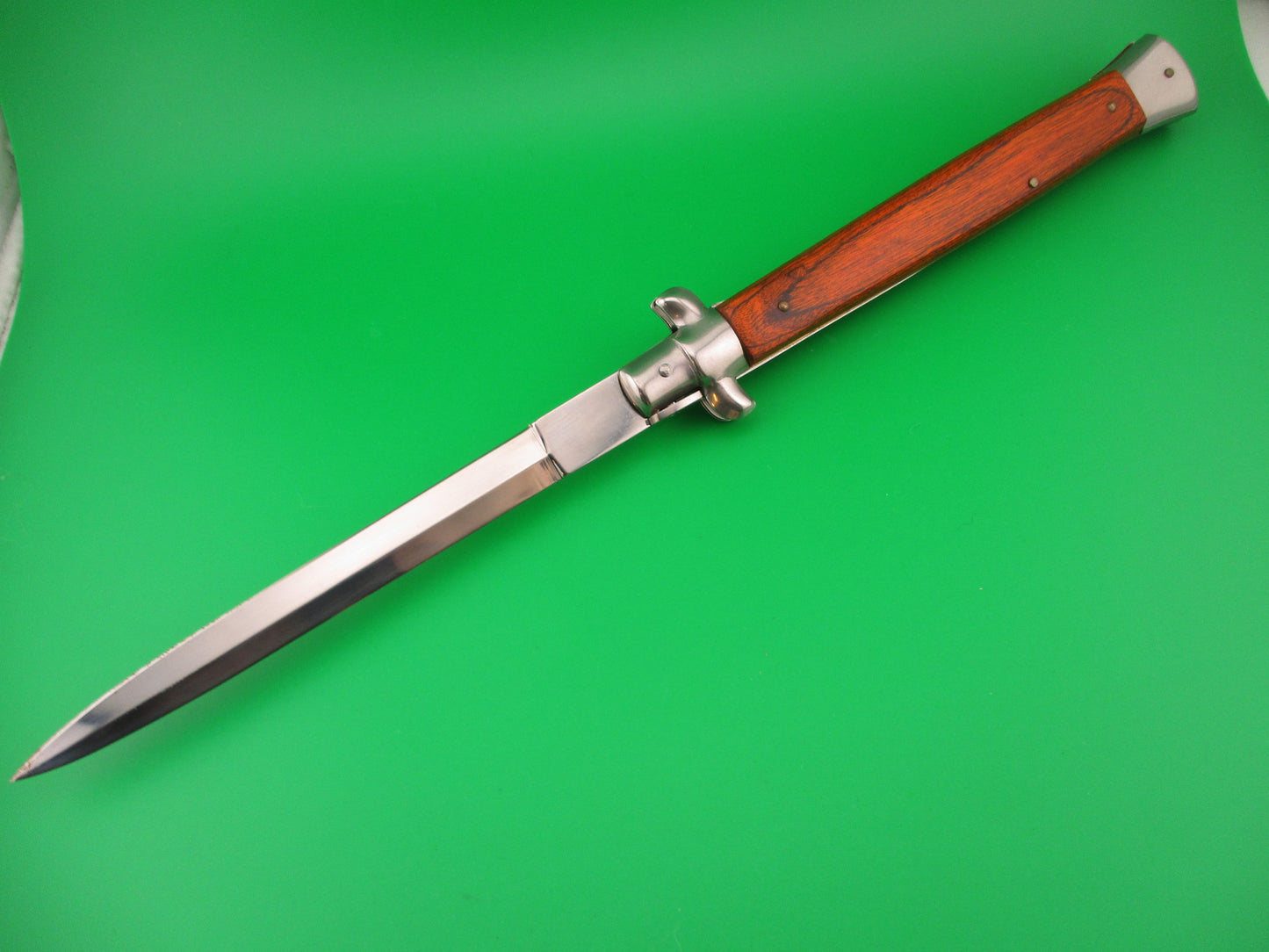 AKC MADE IN ITALY STAINLESS STEEL 33cm Italian wood swivel bolster switchblade