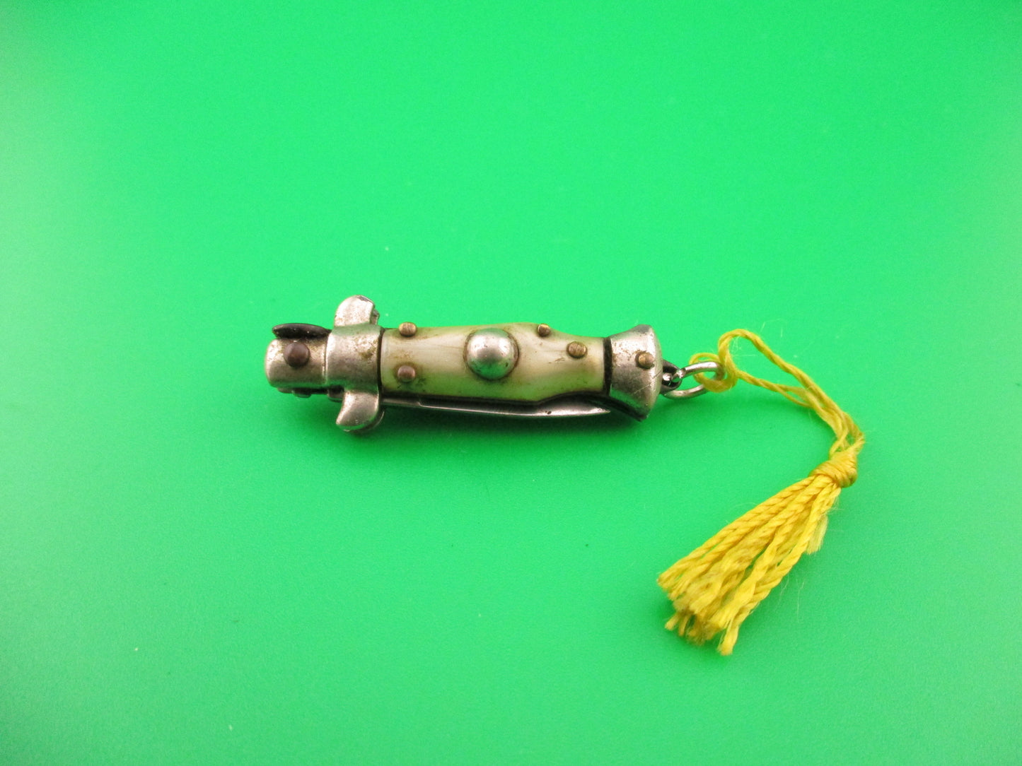 INOX 7cm Italian Tiny Picklock 4 pin Pearlex Yellow tassel vintage 1970s automatic knife