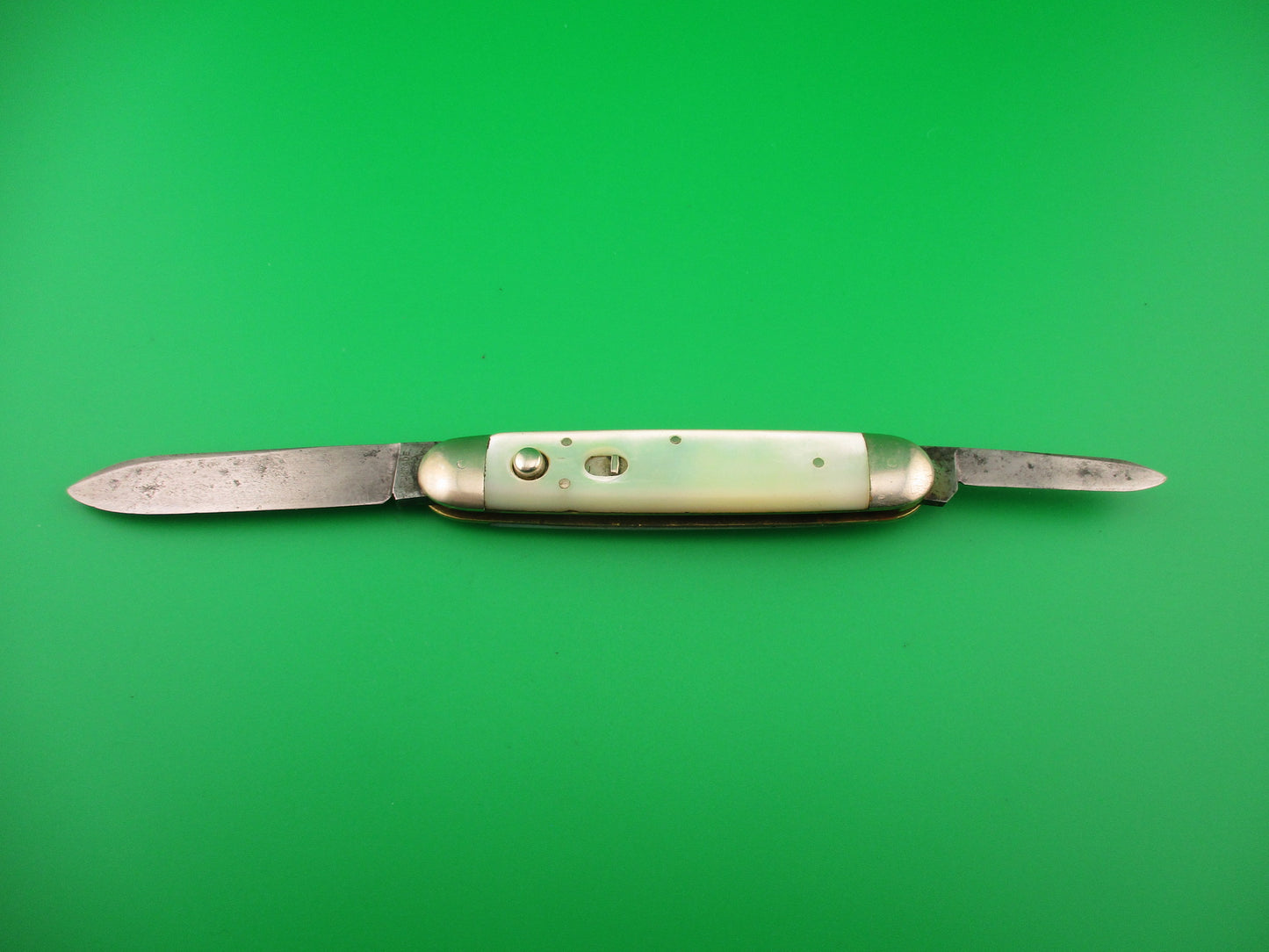 SCHRADE CUT CO  3 3/4" 7506B Large double MOP Full bolstered vintage switchblade