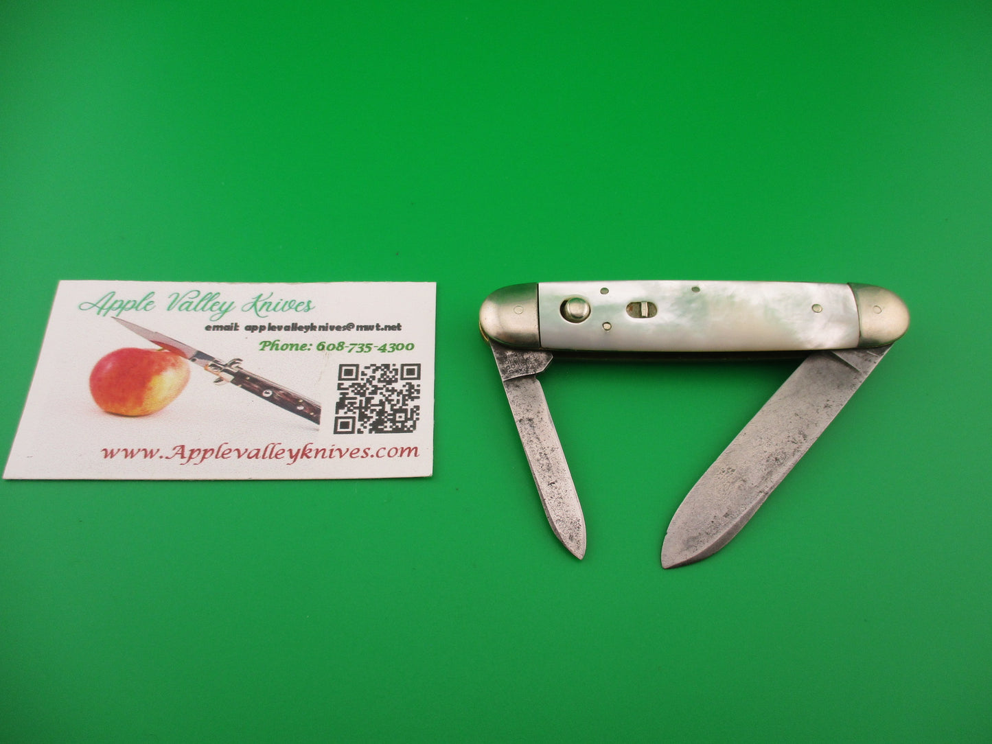 SCHRADE CUT CO  3 3/4" 7506B Large double MOP Full bolstered vintage switchblade