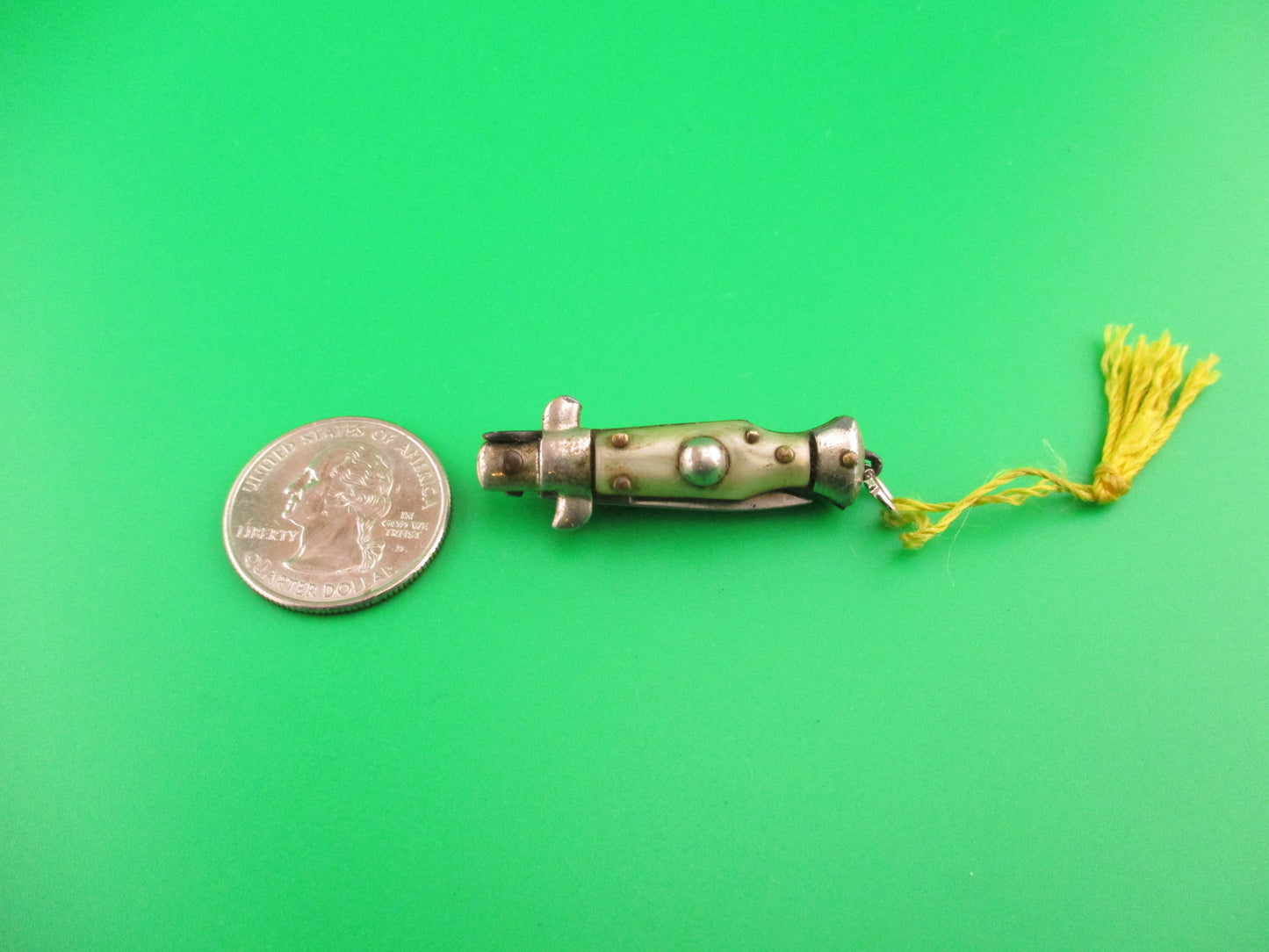 INOX 7cm Italian Tiny Picklock 4 pin Pearlex Yellow tassel vintage 1970s automatic knife