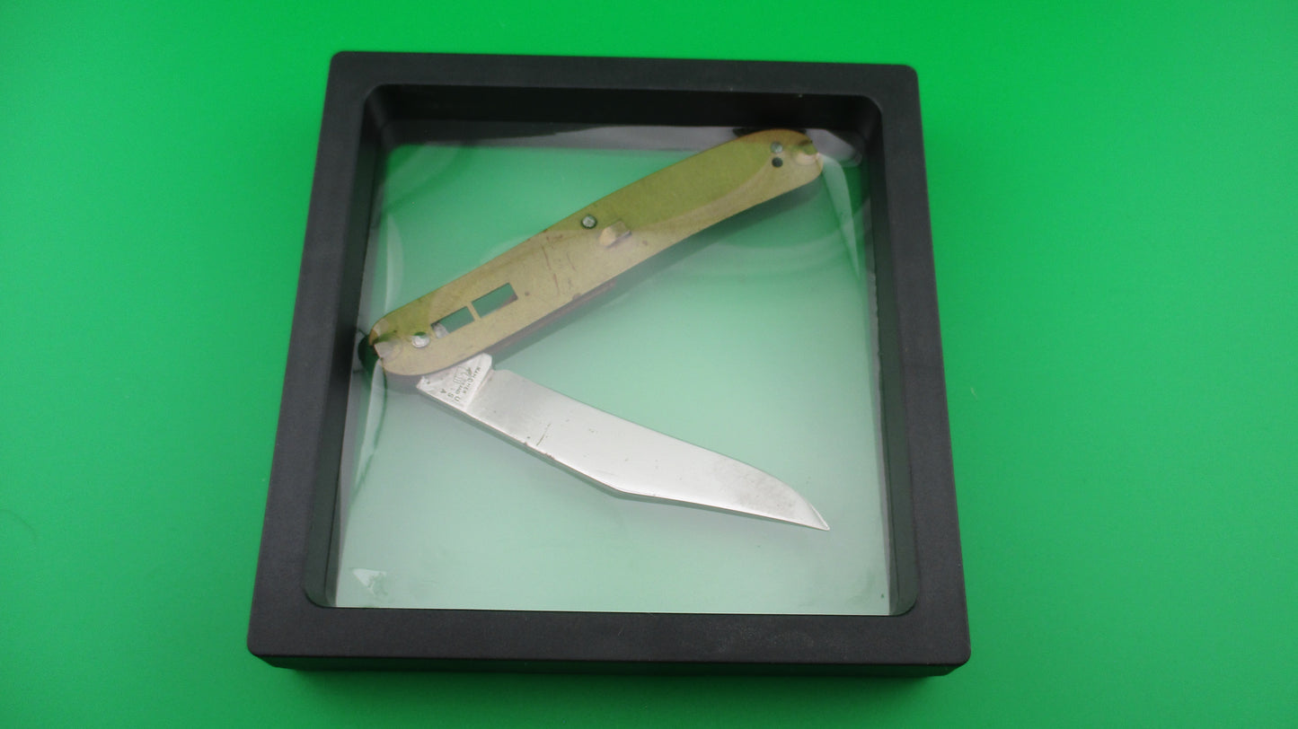 Hammer Brand Utility Jack Research Factory knife in display