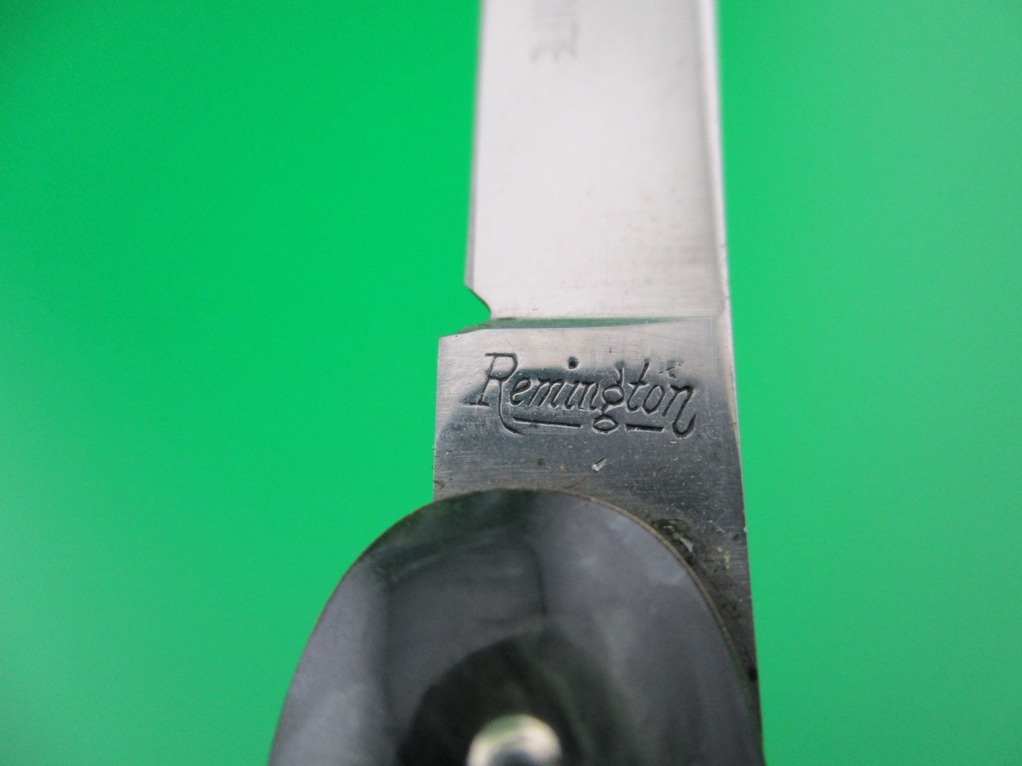 Remington R8065 double switchblade with etch