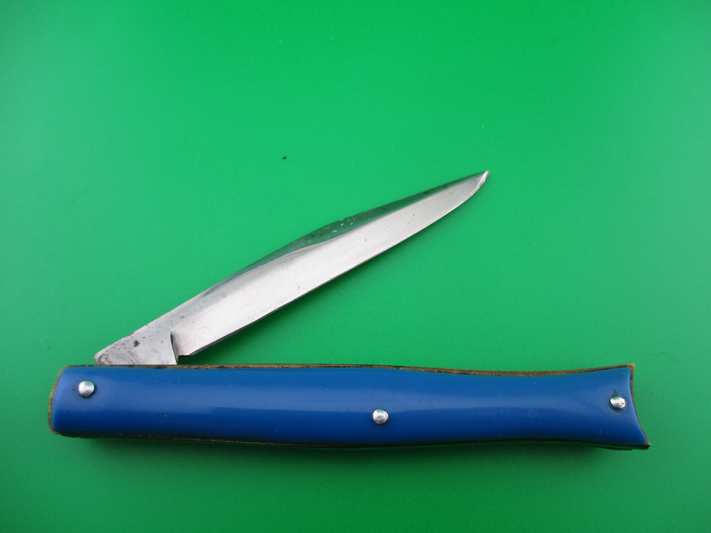 Edgemaster fishtail blue vintage switchblade