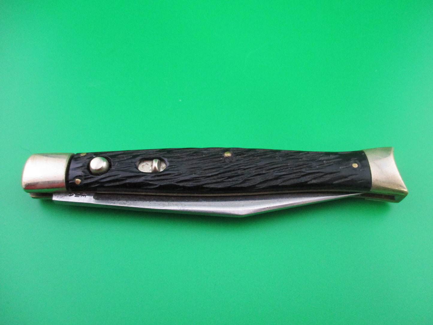 Schrade Walden Fishtail Black jigged bolsters
