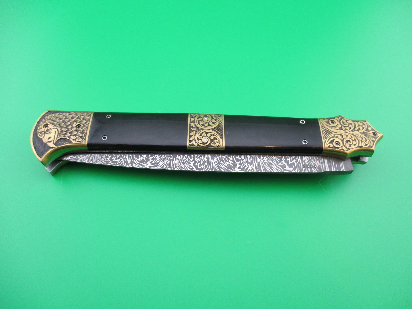 Damascus Custom Eagle Engraved automatic knife