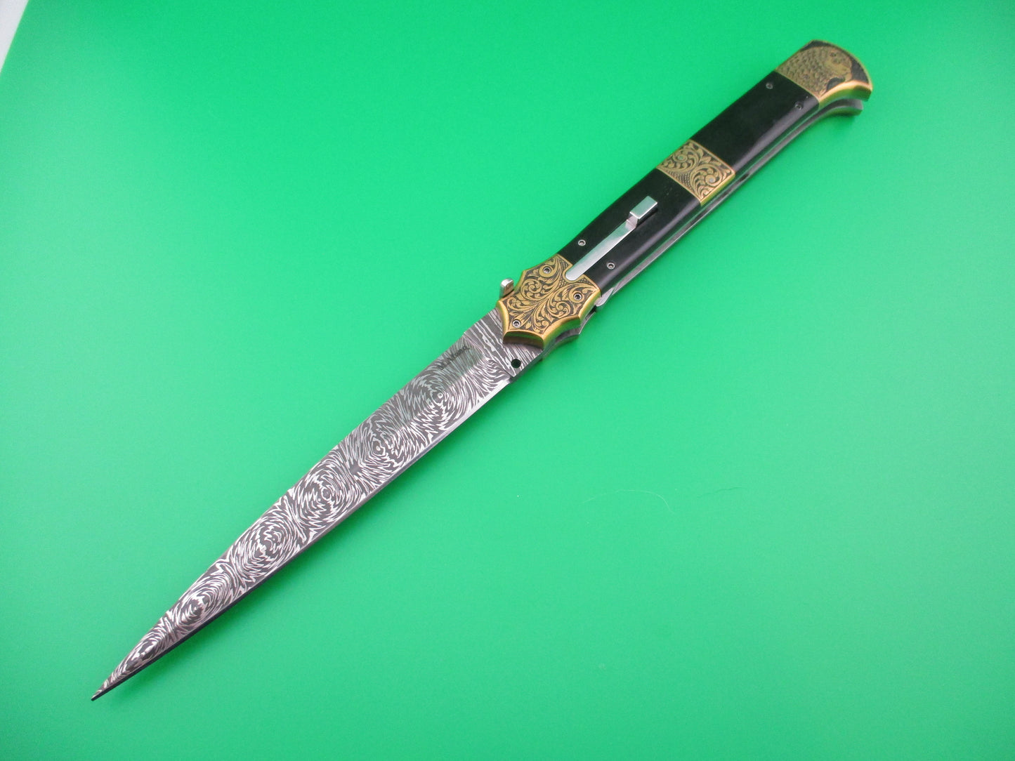 z Damascus Custom Eagle Engraved automatic knife