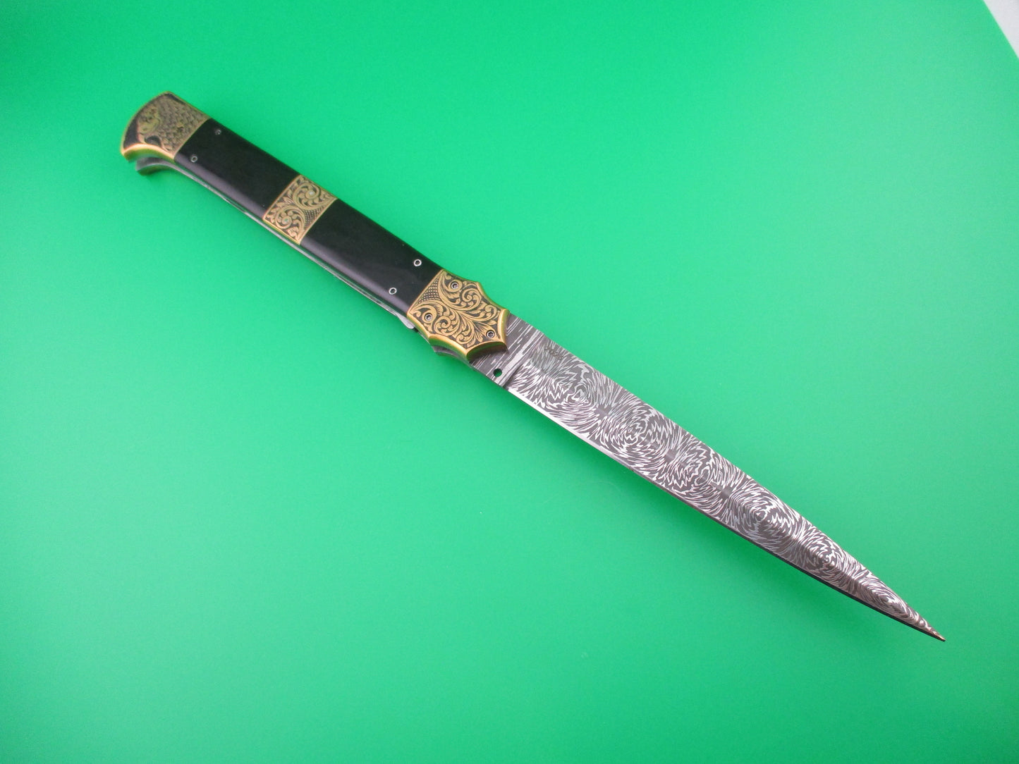 z Damascus Custom Eagle Engraved automatic knife