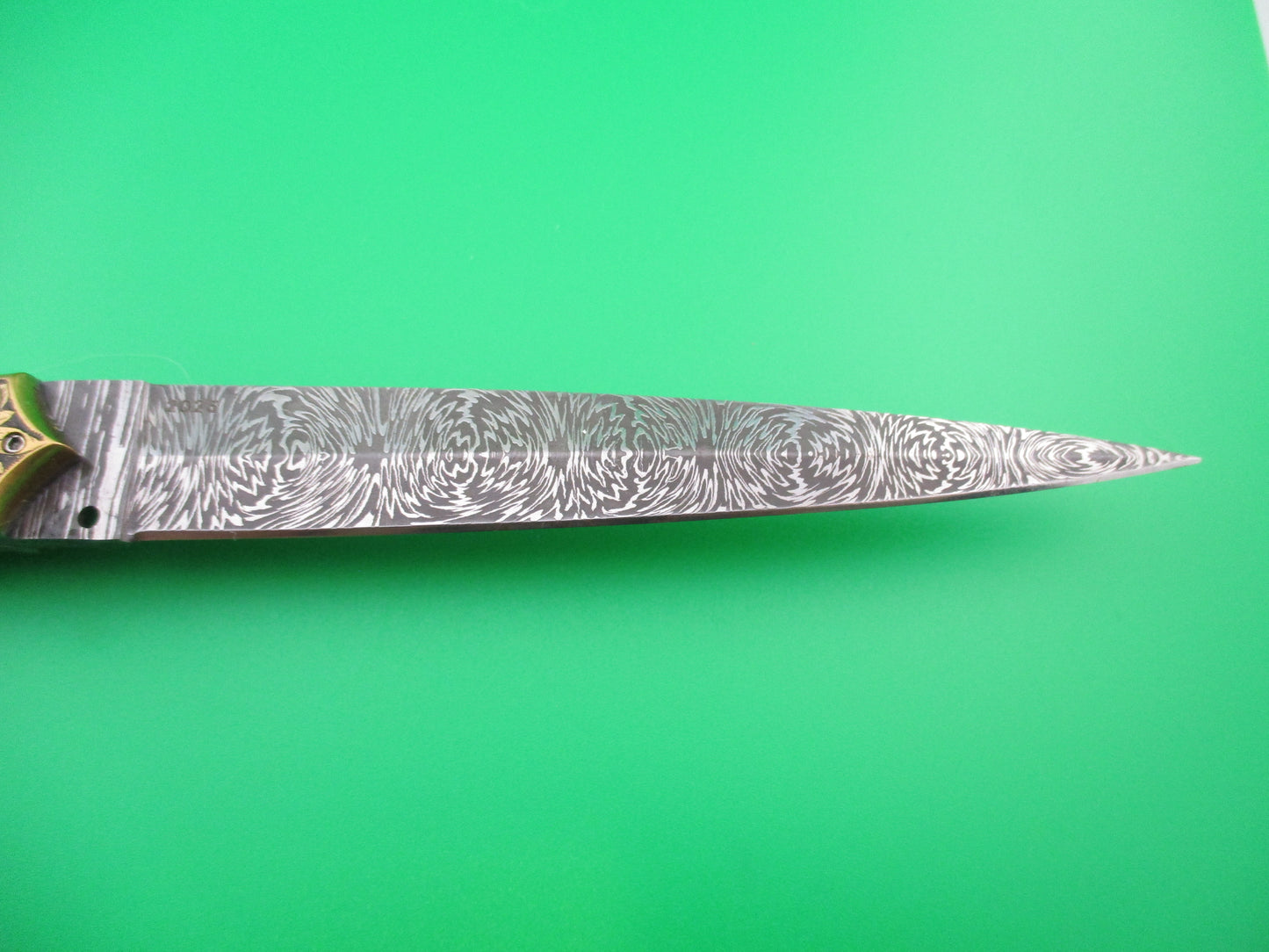 z Damascus Custom Eagle Engraved automatic knife