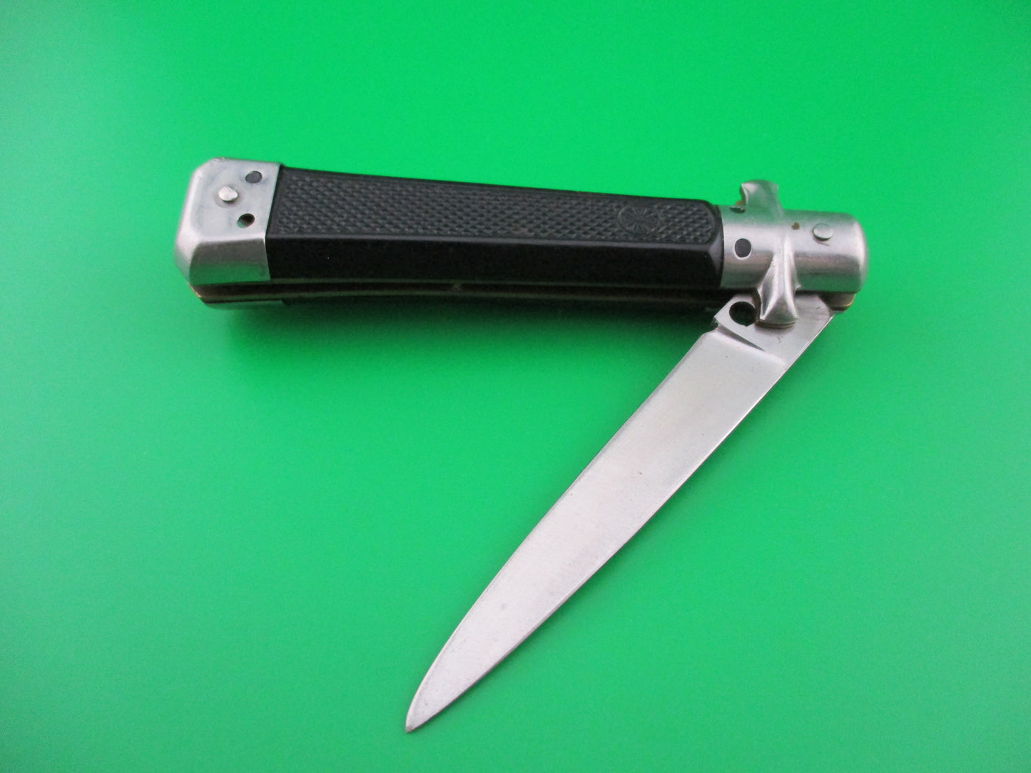 French Bargeon Inox 18.5cm automatic knife w/guards