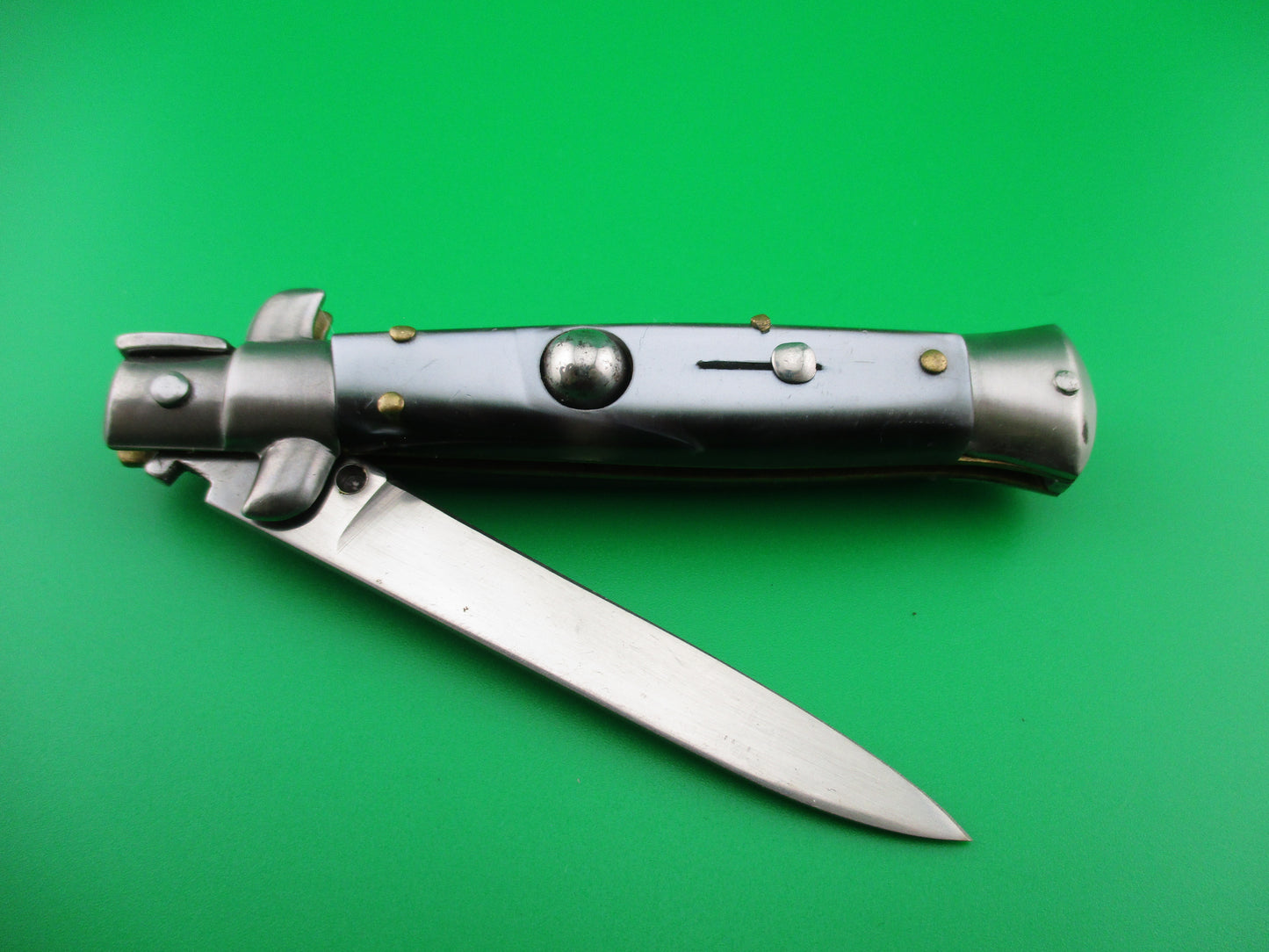 Italian vintage Rostfrei 18cm stiletto Black Pearlex switchblade