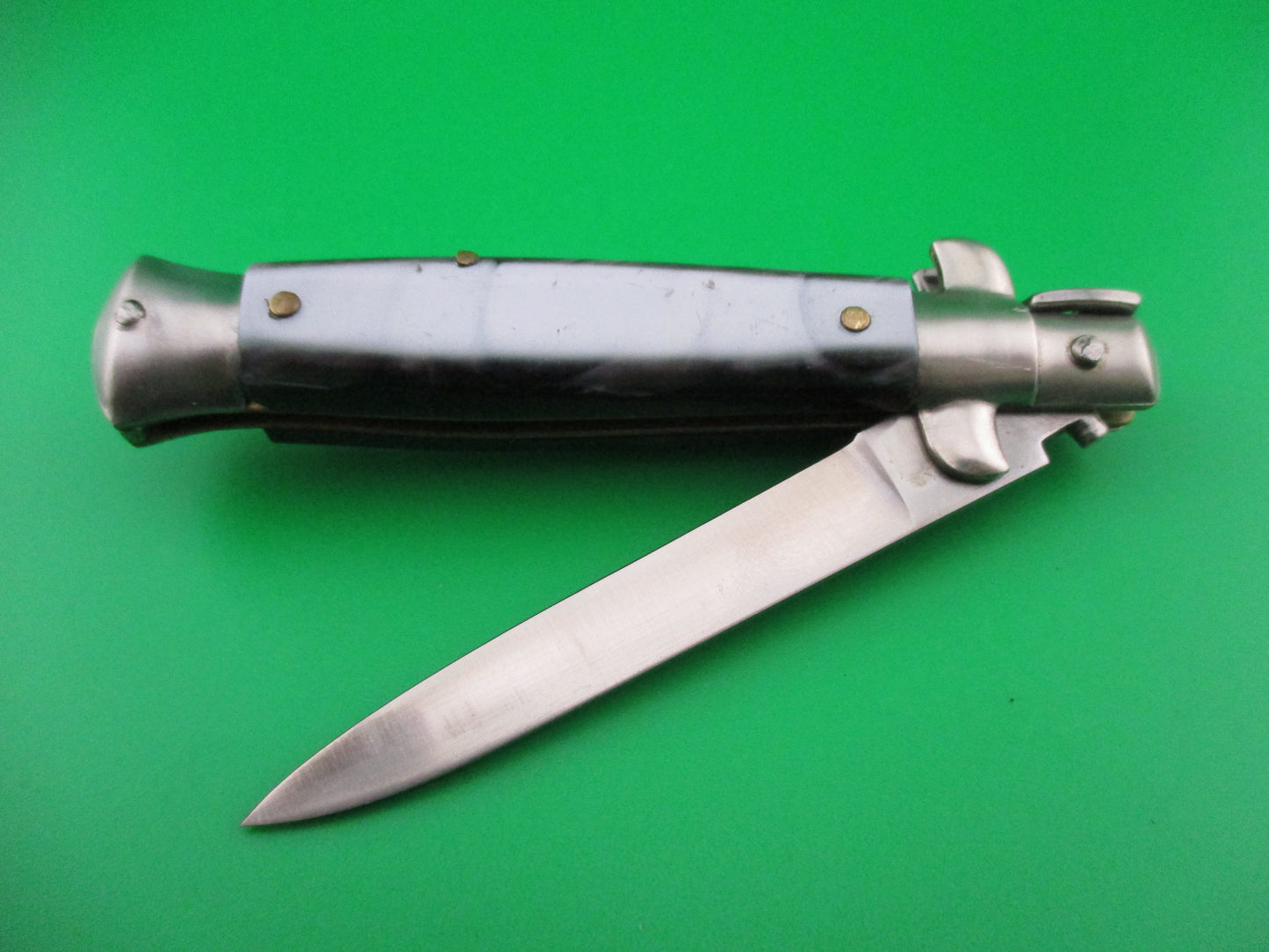 Italian vintage Rostfrei 18cm stiletto Black Pearlex switchblade