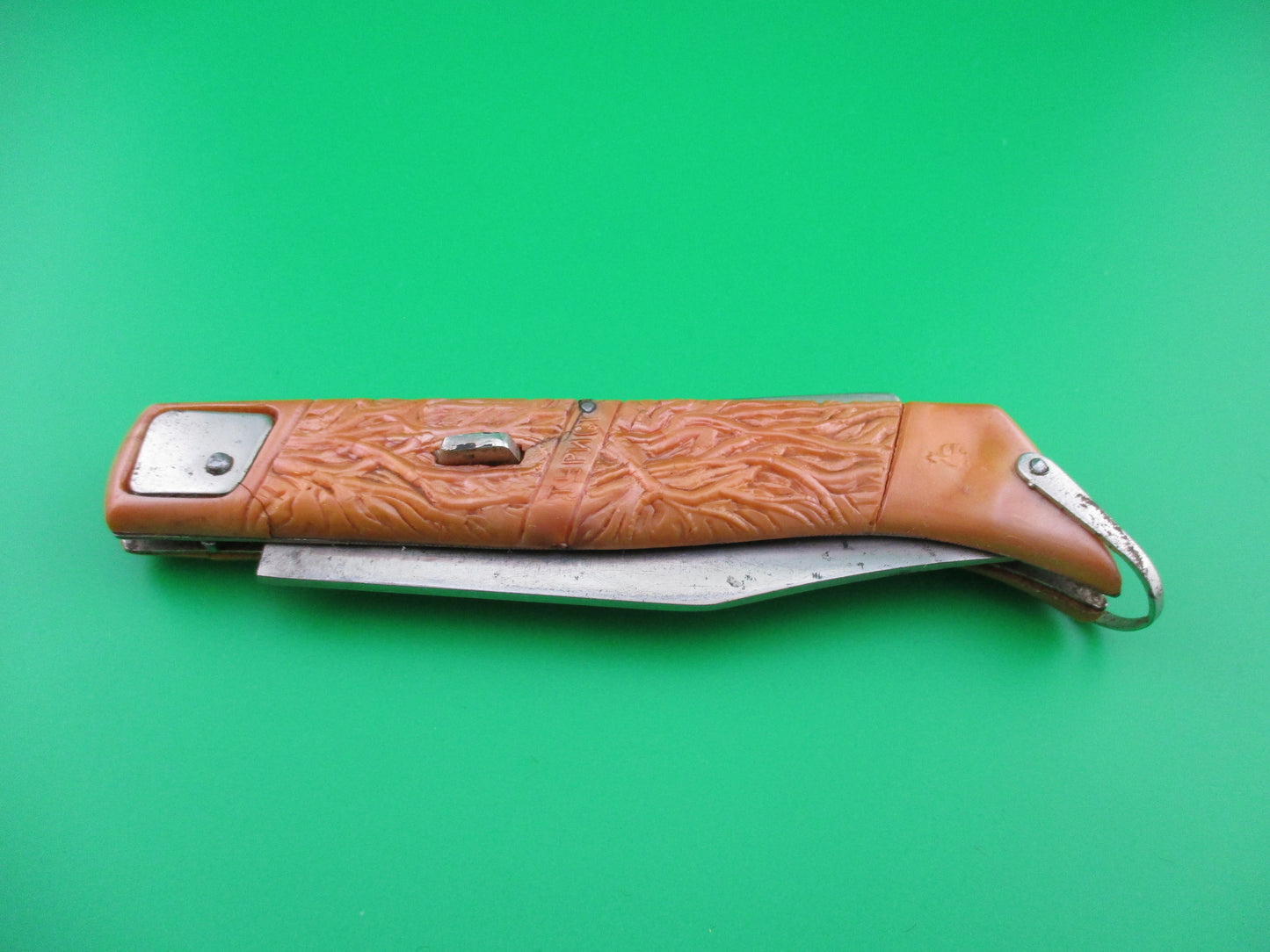 Russian 22cm Tourist Souvenir switchblade Peach colored Hoof knife