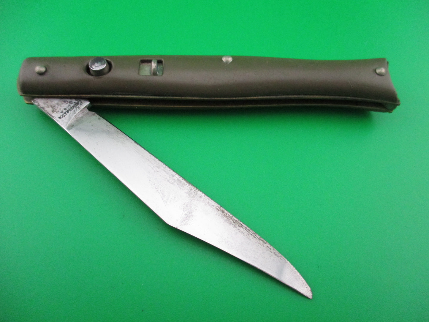 z Edgemaster Fishtail 1950s vintage Olive Green switchblade