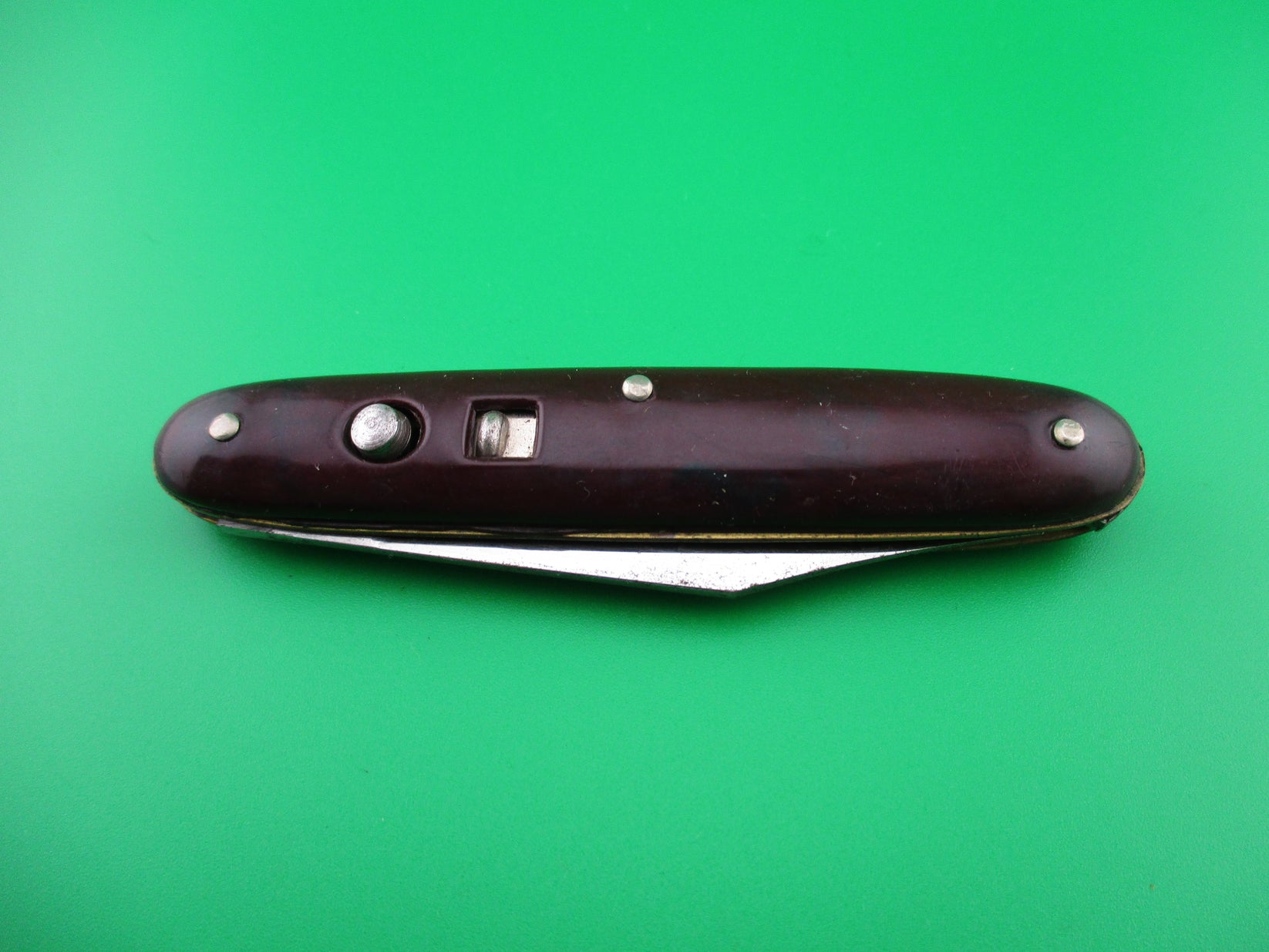Edgemaster Cigar Jack 1950s Vintage Burgundy switchblade knife Apple