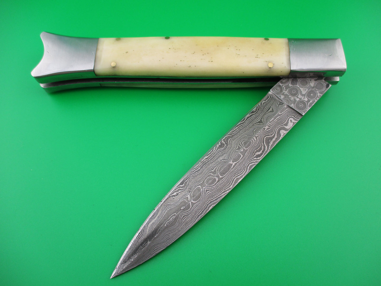 Custom Oval Button 29cm Damascus & Bone switchblade knife