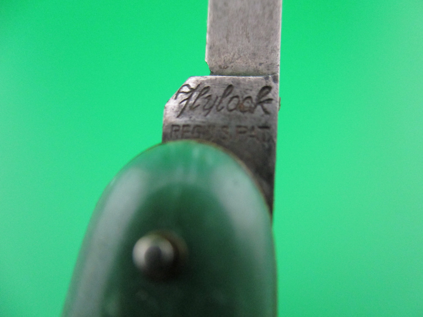 Flylock Small Double Green Mottled celluloid scales switchblade