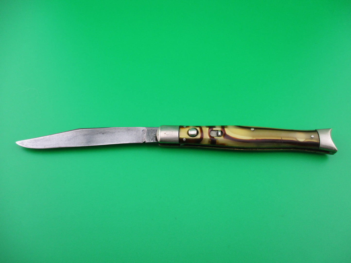 SHAPLEIGH HARDWARE Vintage A5 Fishtail Butter & Molasses switchblade knife