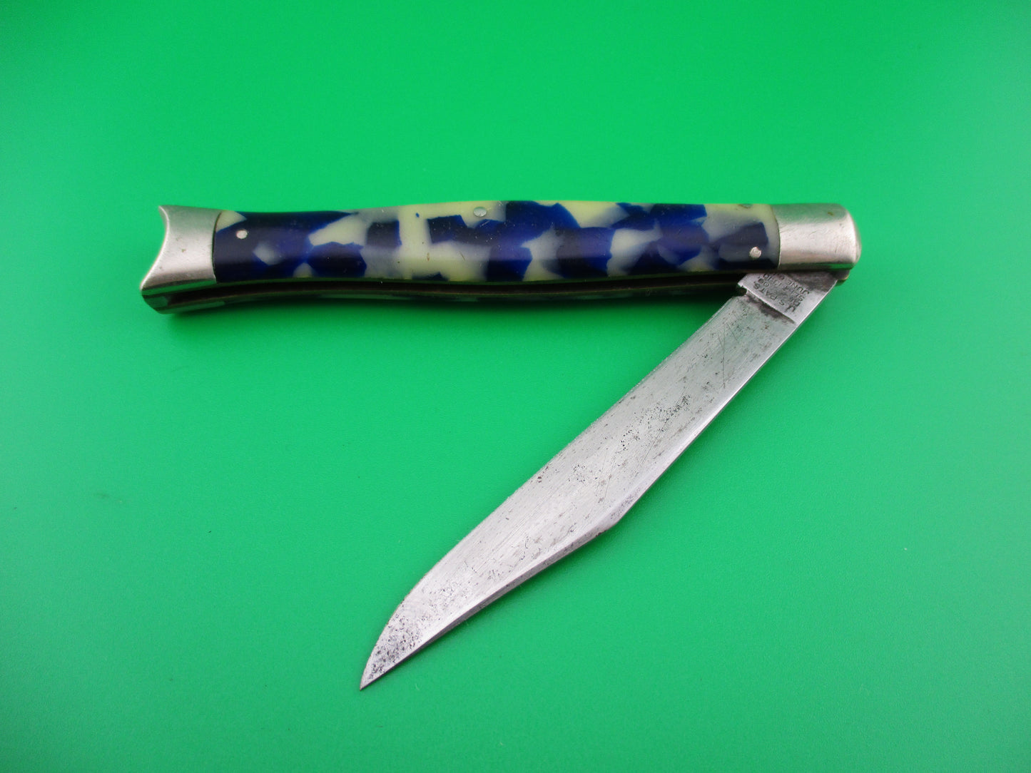 SCHRADE WALDEN Fishtail Vintage Blueberries & Cream celluloid switchblade