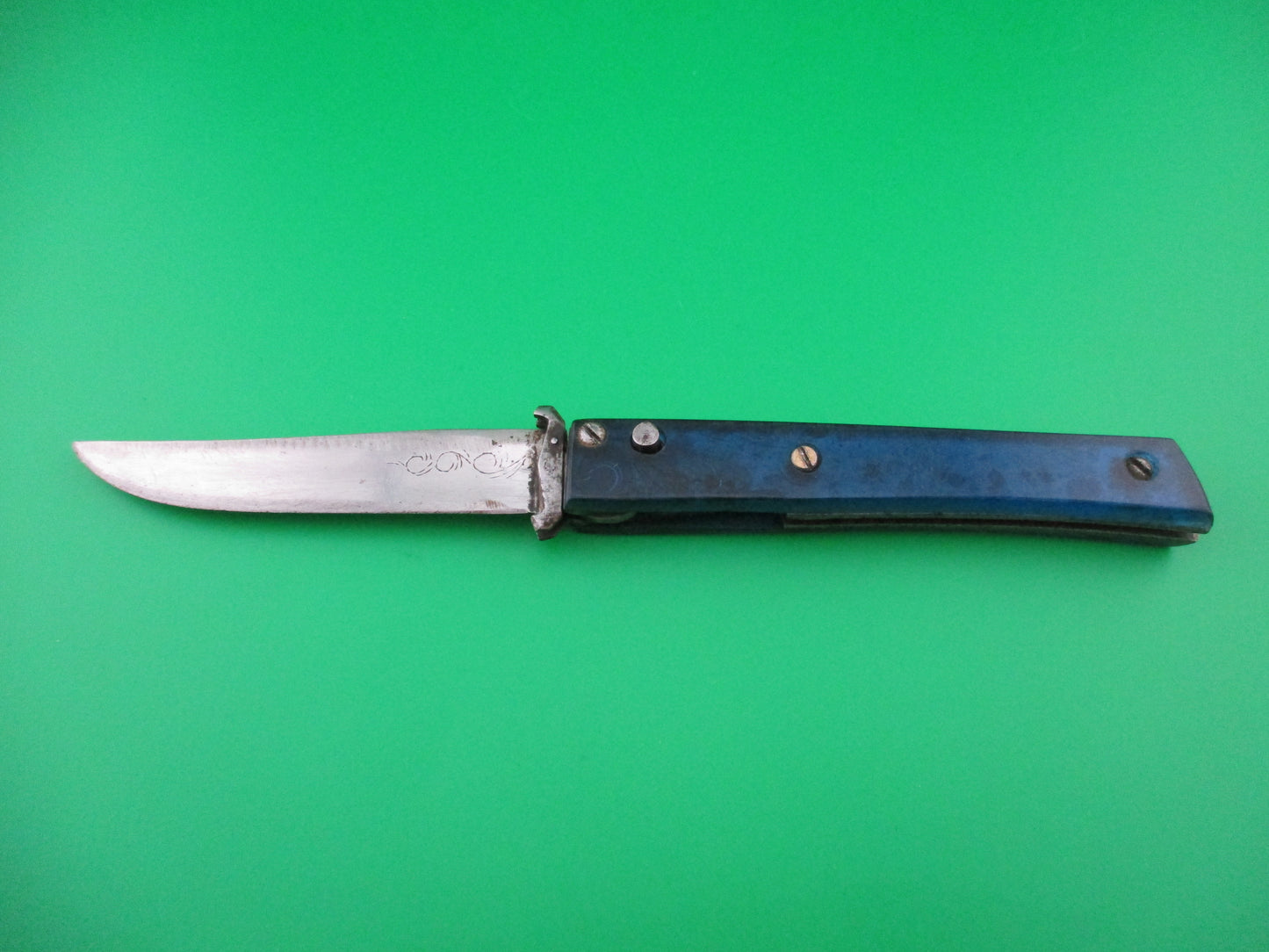 RPK 22cm Russian Prison Knife Blue swing guard automatic knife