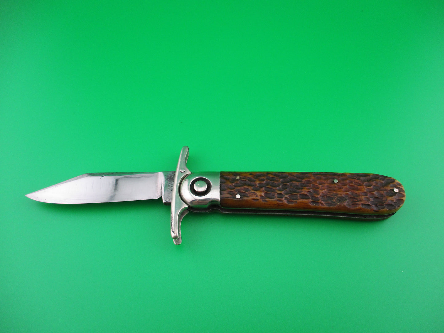 z Press Button Knife Co RARE Little VICTOR bone folding guard switchblade