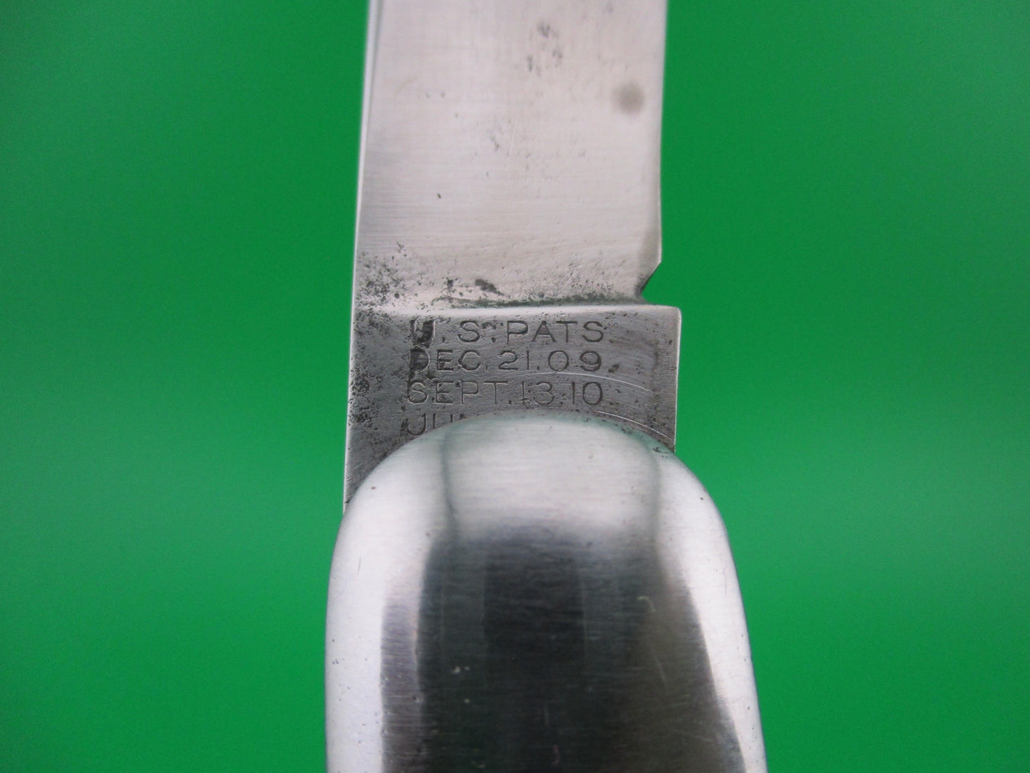 SHAPLEIGH HDW CO DE Scout jigged bone switchblade knife by Schrade